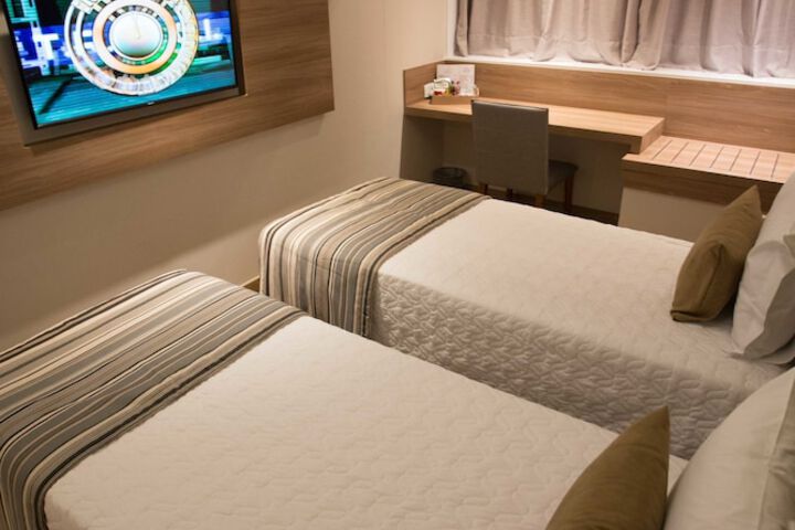 Room 13 of 60
