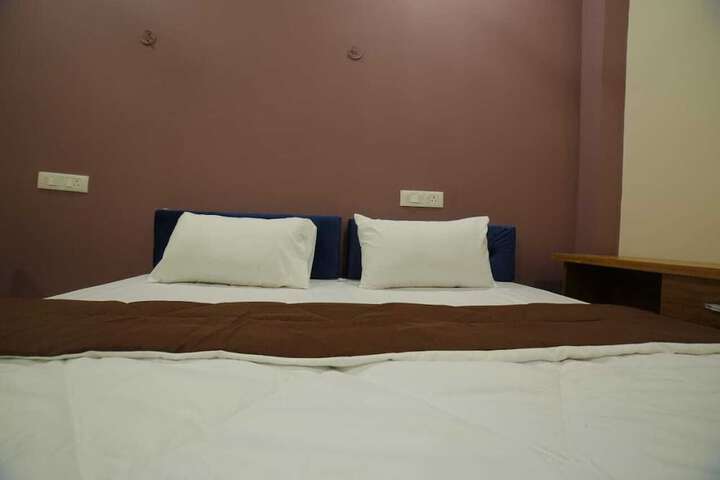 Room 5 of 11