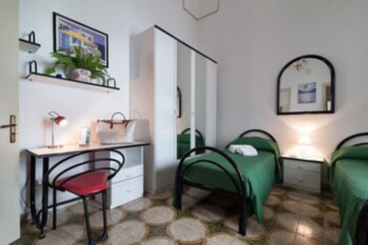 Room 16 of 27