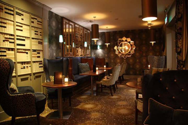 Lounge 93 of 119