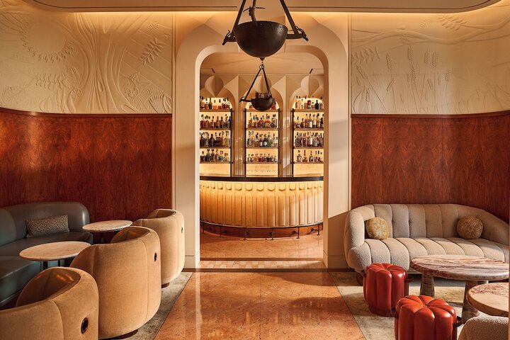 Lounge 100 of 106
