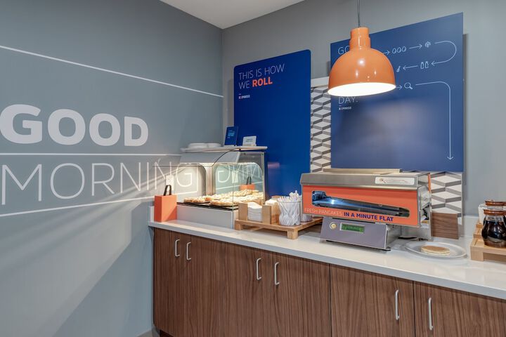 Breakfast/Coffee Service 33 of 45