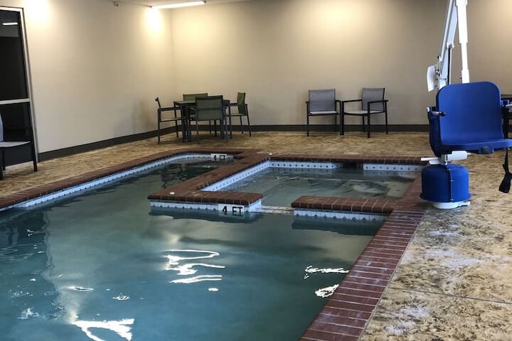 Indoor spa tub