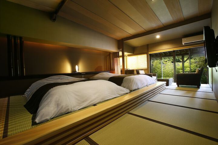 Room 6 of 61