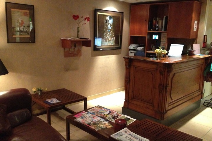 Entrance & Lobby