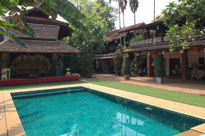 Hotel Pool