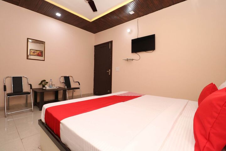 Room 17 of 25