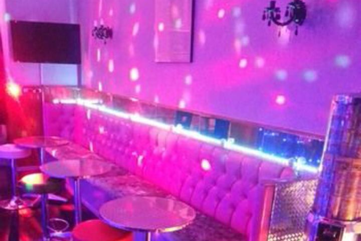 Lounge 127 of 149