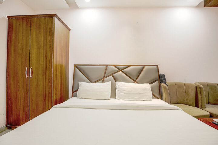 Room 18 of 34