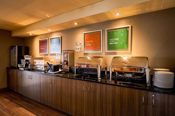 Breakfast/Coffee Service 36 of 40