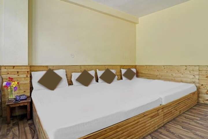 Room 2 of 10