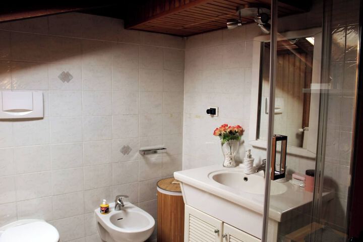 Room 7 of 35