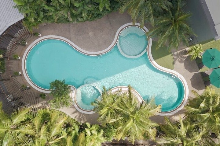 Pools & Facilities