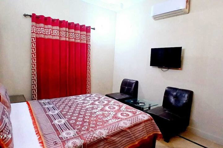 Room 4 of 15