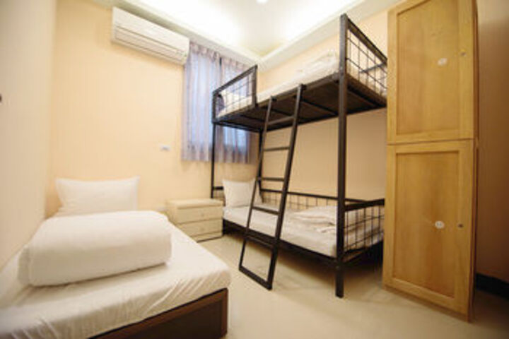 Room 12 of 23