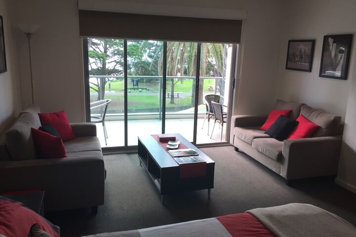 Room 11 of 22