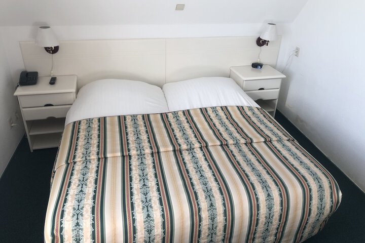 Room 50 of 139
