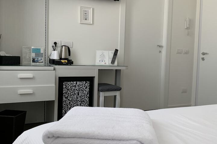 Room 12 of 71