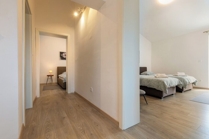 Ballroom/Hall 135 of 194