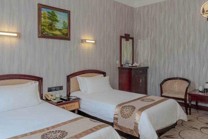 Room 12 of 40