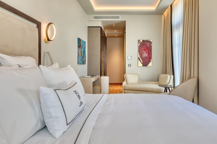 Room 22 of 115