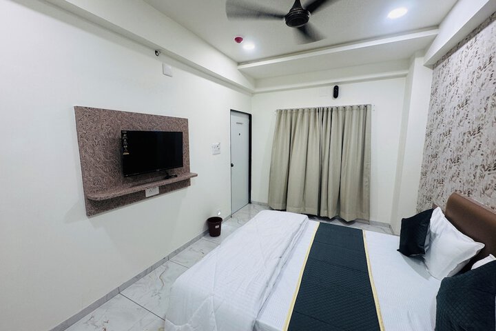 Room 12 of 21