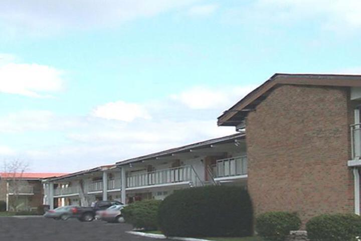 Photo of RED CARPET INN