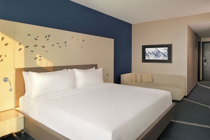 Room 45 of 143