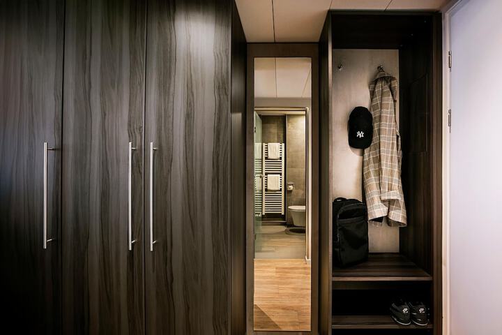 Room 37 of 68