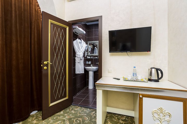 Room 7 of 49