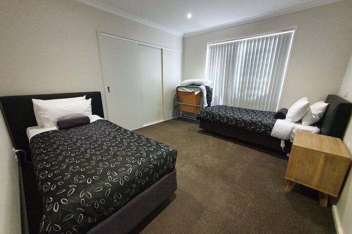 Room 27 of 90