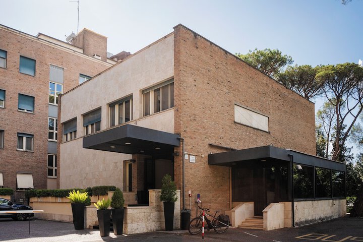Hotel 74 of 81