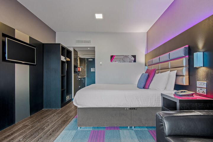 Room 14 of 20