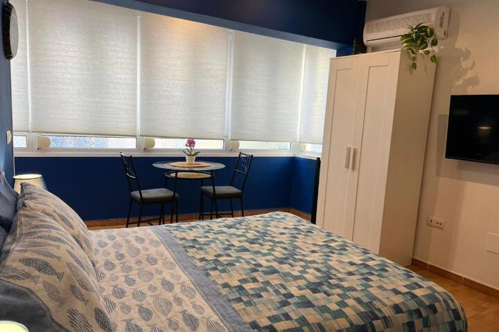 Room 9 of 12