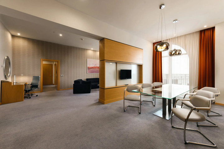 Room 8 of 22