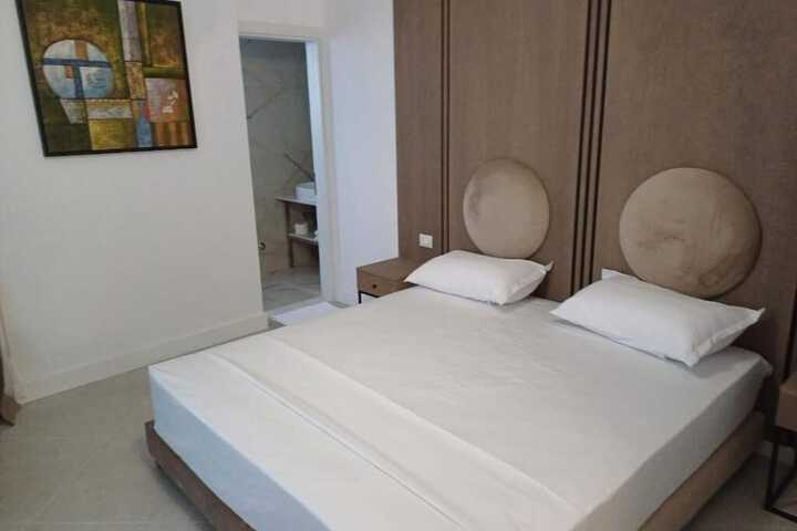 Room 15 of 132