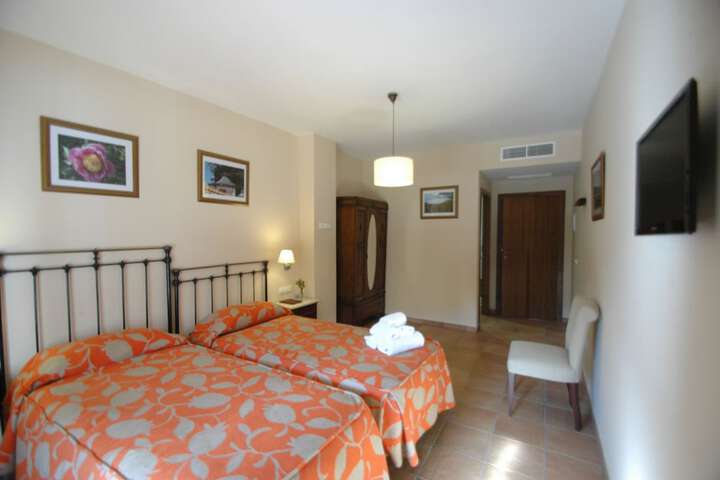 Room 6 of 35