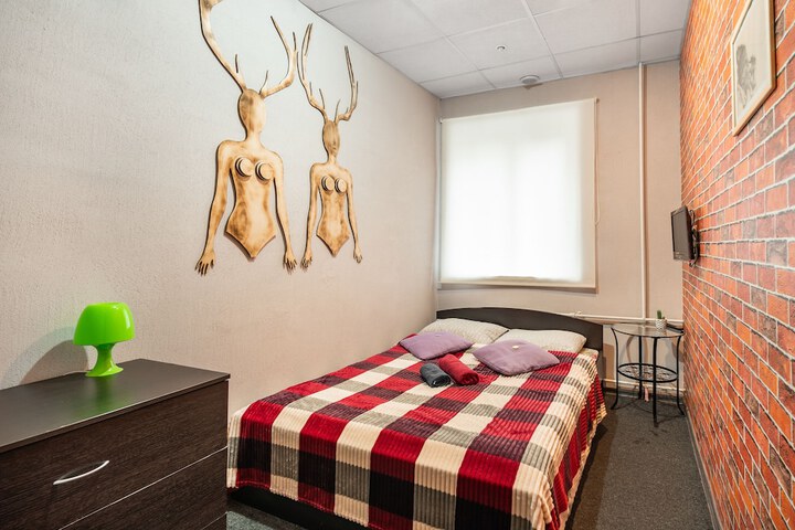 Room 5 of 19