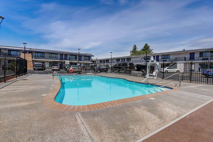 Pools & Facilities