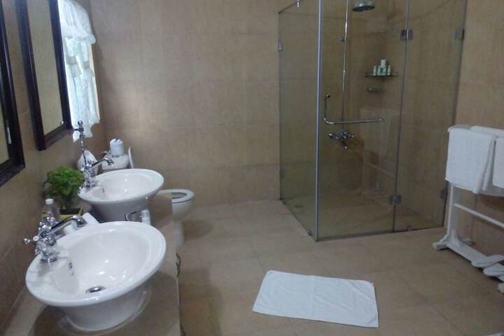 Room 12 of 34