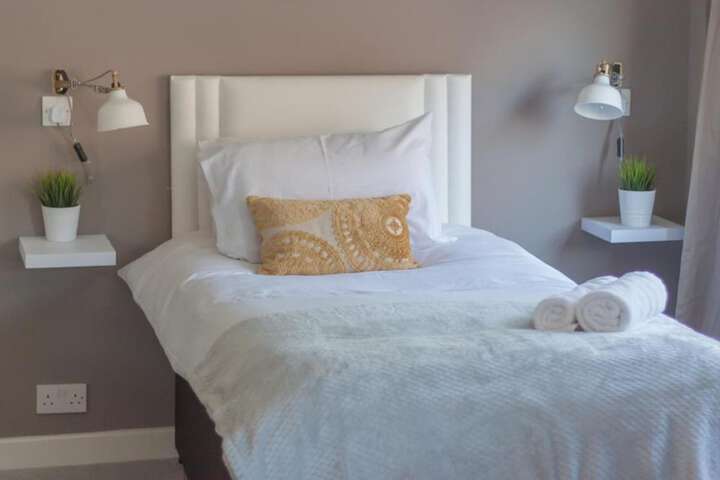 Room 8 of 27
