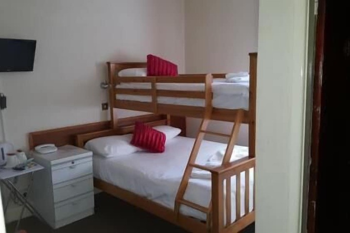Room 7 of 30