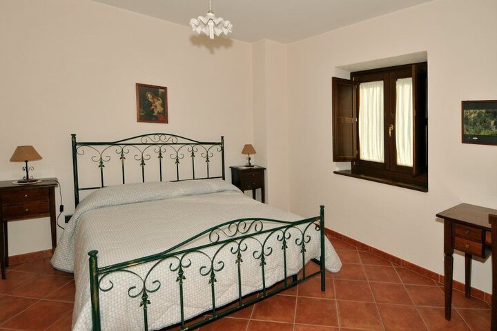 Room 14 of 38