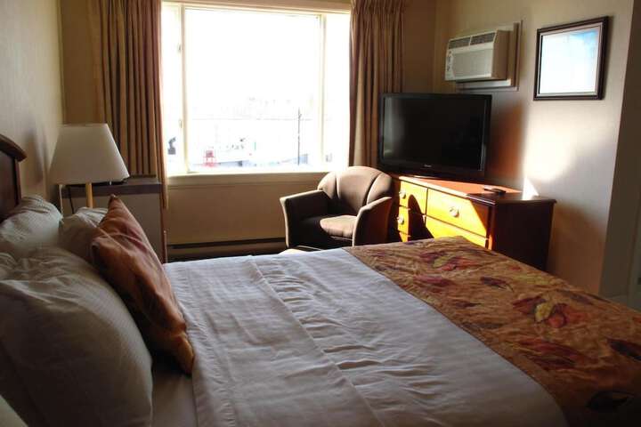 Room 7 of 48