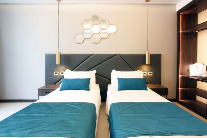 Room 12 of 31