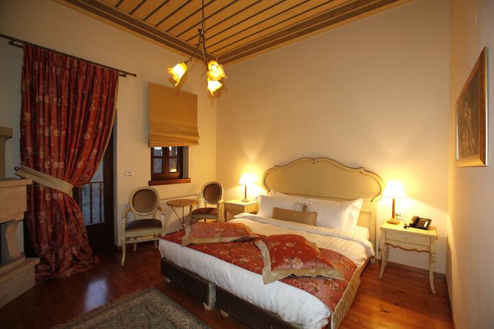 Room 10 of 31