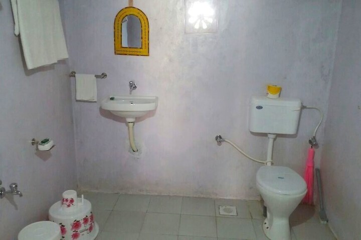 Room 15 of 28
