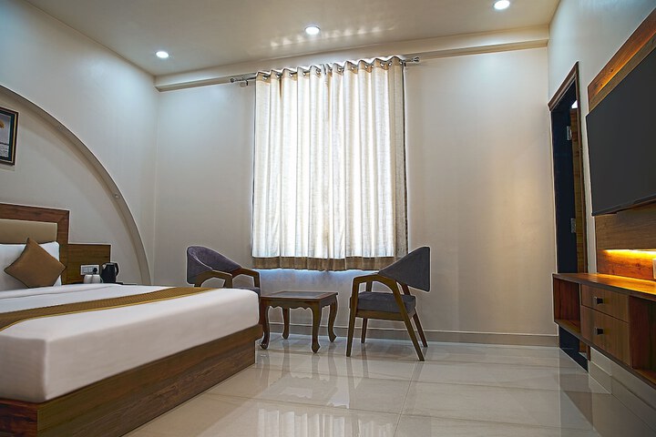 Room 10 of 22
