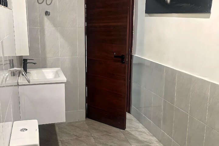 Room 26 of 38