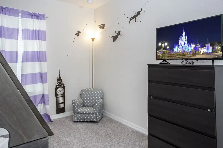 Room 12 of 26